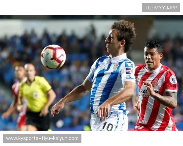 赫罗纳外线连续插上形成传中点